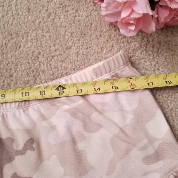 NWOT Pastel Light Pink And Brown Ruffled Camo Soft Pajama Shorts - Picture 11 of 12